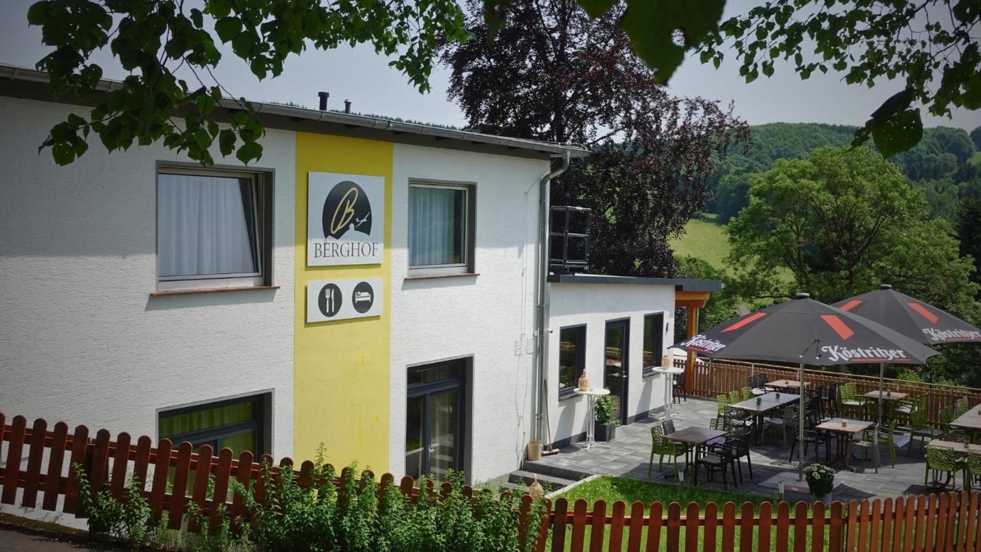 Hotel Berghof Wasserkuppe & Gaestehaus Fuldaquelle Gersfeld Exterior foto