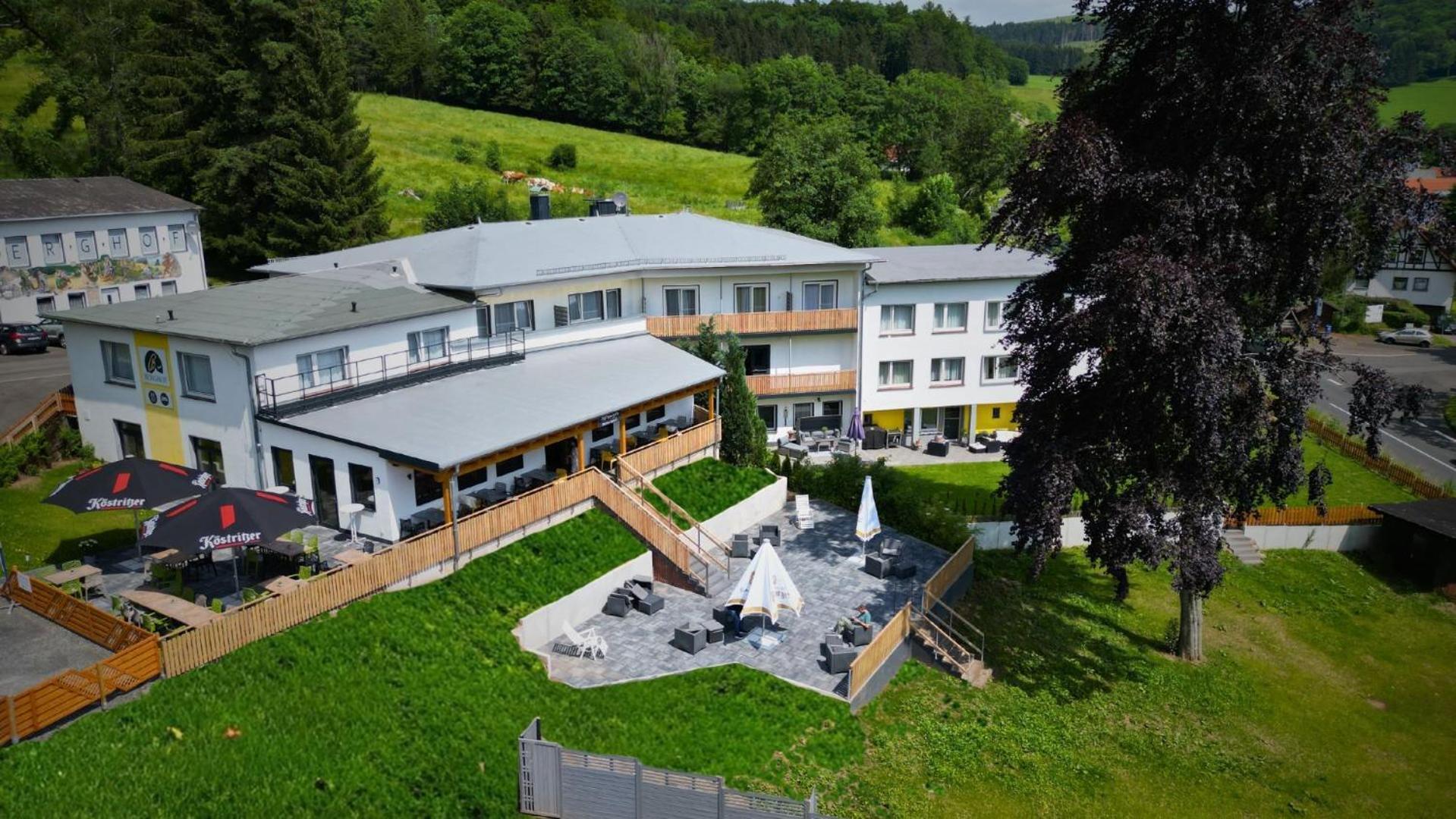 Hotel Berghof Wasserkuppe & Gaestehaus Fuldaquelle Gersfeld Exterior foto